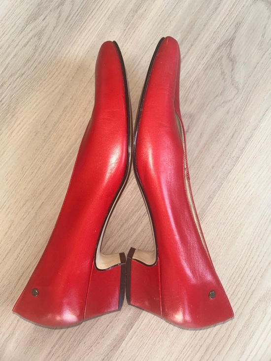 Etienne Aigner Leather Pointed Toe Pumps Red 7.5M Vintage Kitten Low Heels - Picture 7 of 10